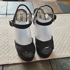 Brash Elegant Black Platform Heels